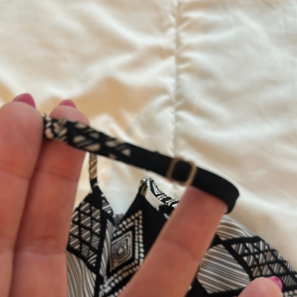 Halter Top - Picture 4 of 5
